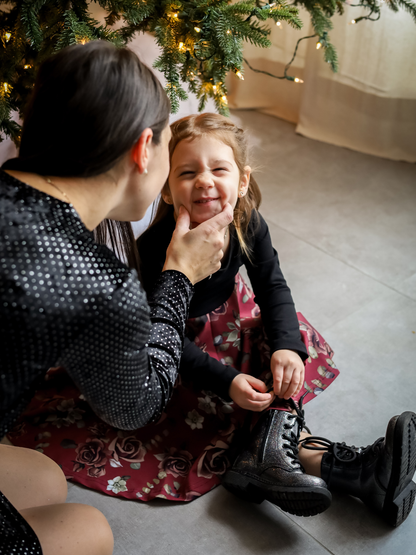 Robe Abi - Noir/Fleurs fond bourg.