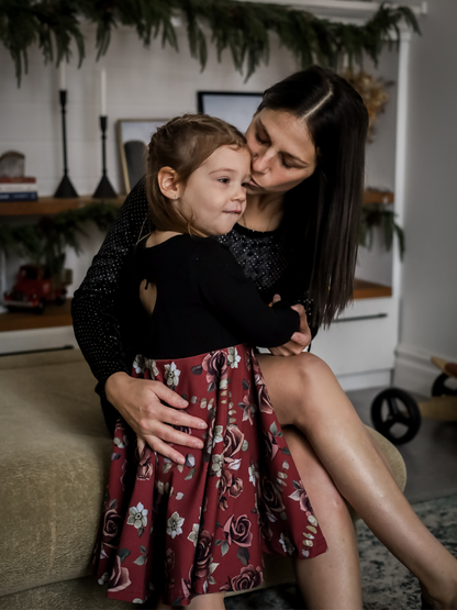 Robe Abi - Noir/Fleurs fond bourg.