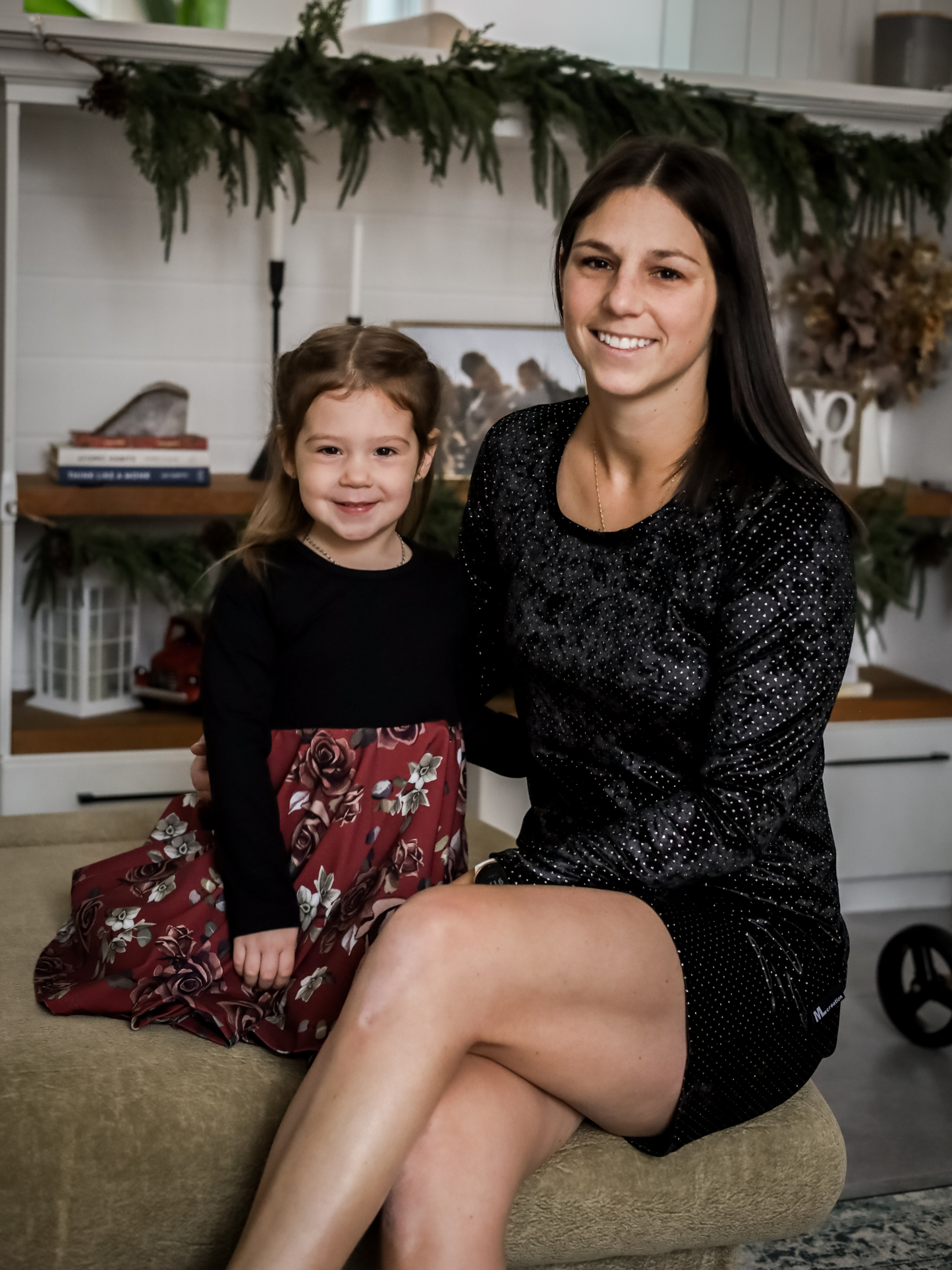 Robe Abi - Noir/Fleurs fond bourg.