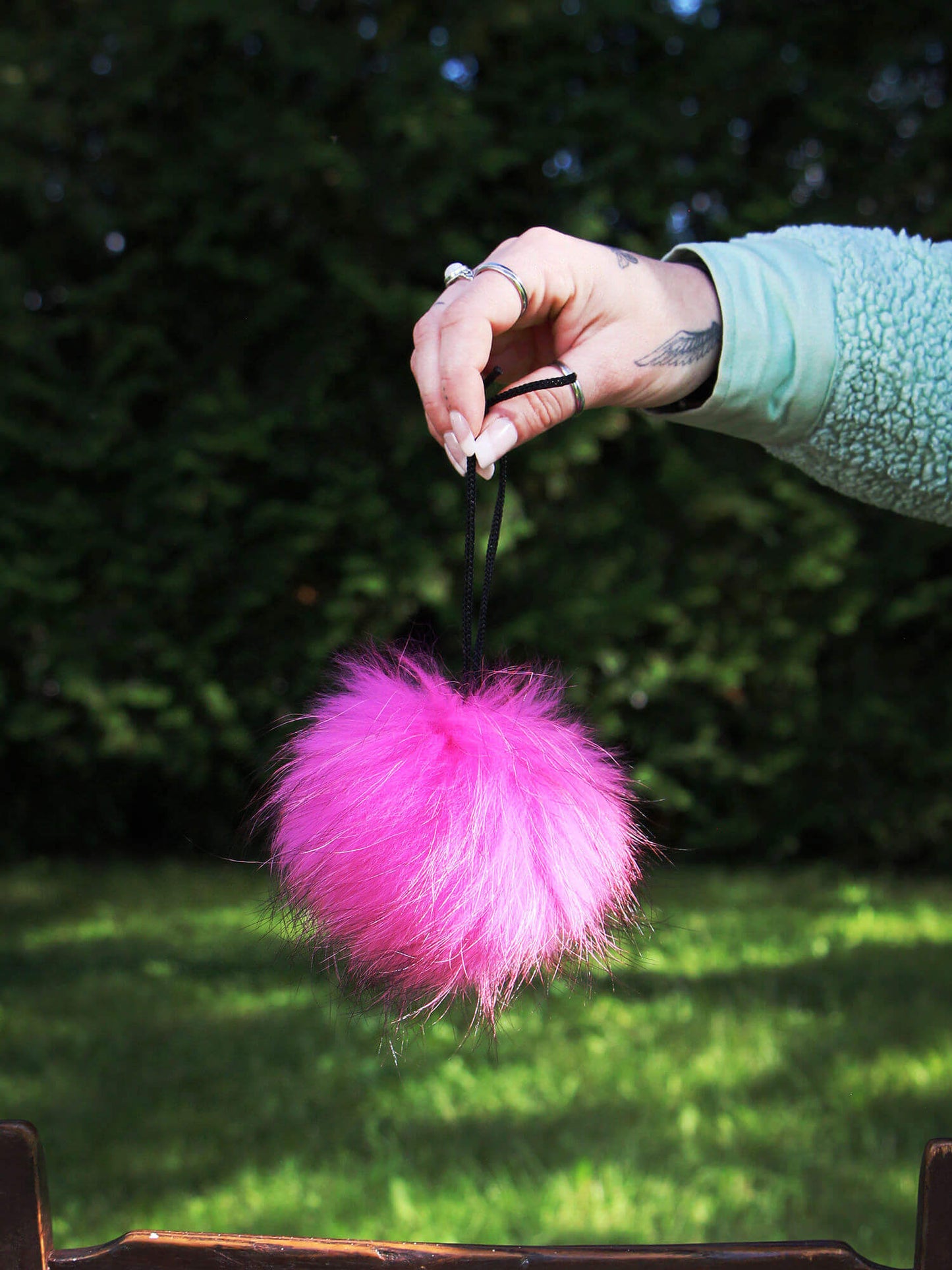 Pompons ROSE FLASH pour tuques