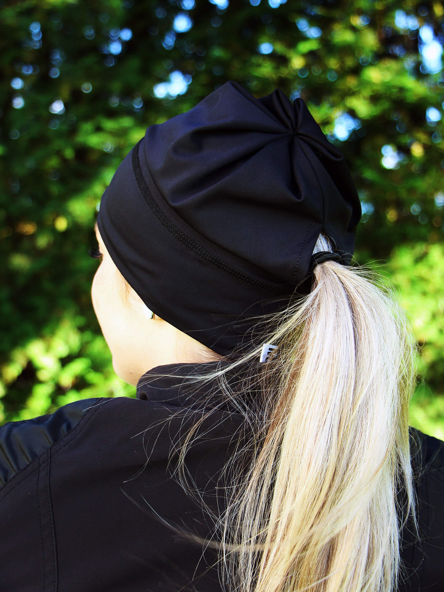 Tuque noir femme sale